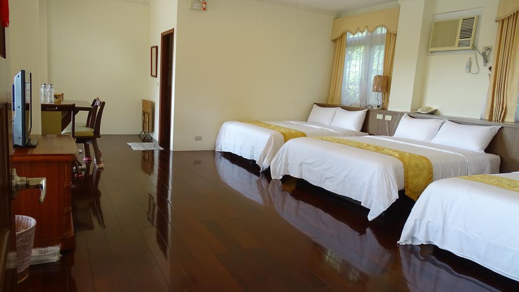 Emoonten Homestay Sanzhi Екстериор снимка